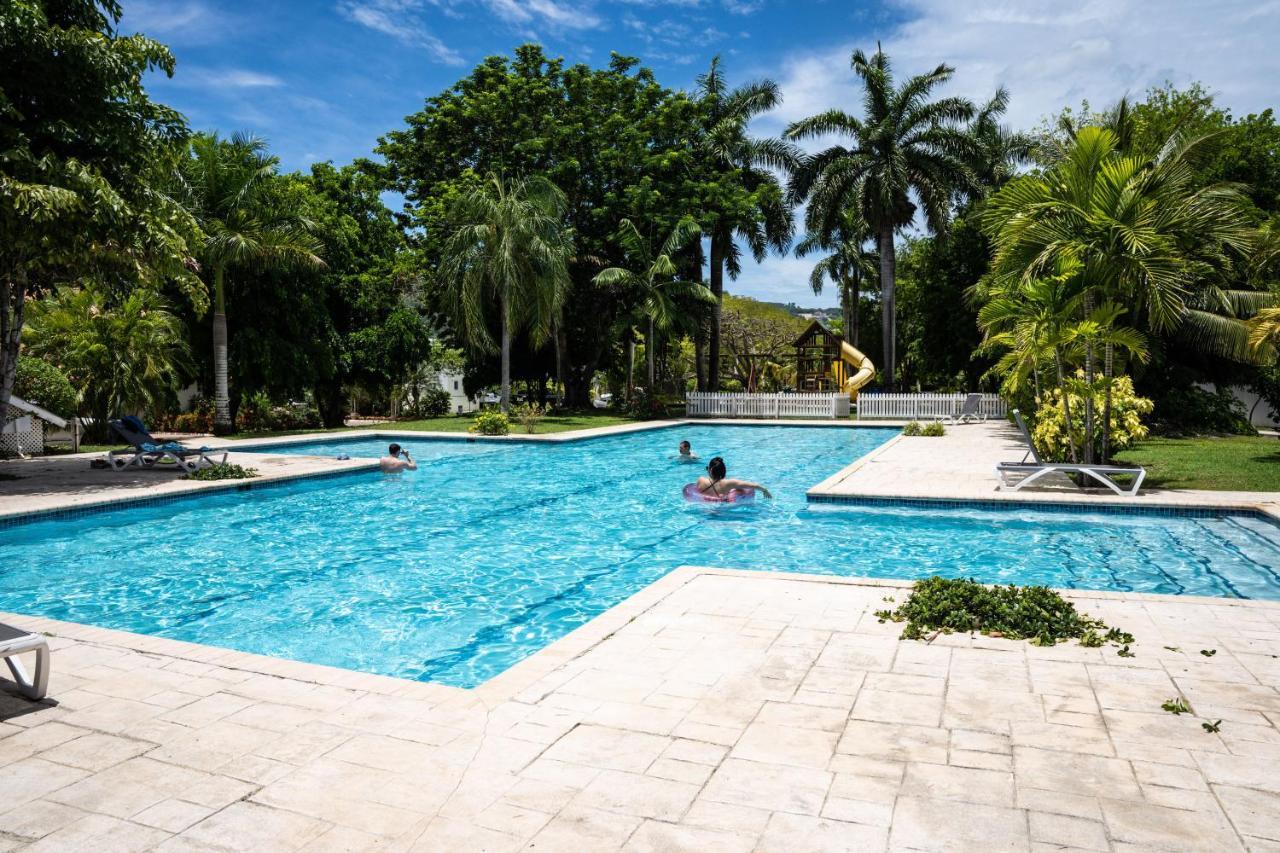Luxury Apartments And Rooms,The Lagoons Montego Bay Dış mekan fotoğraf