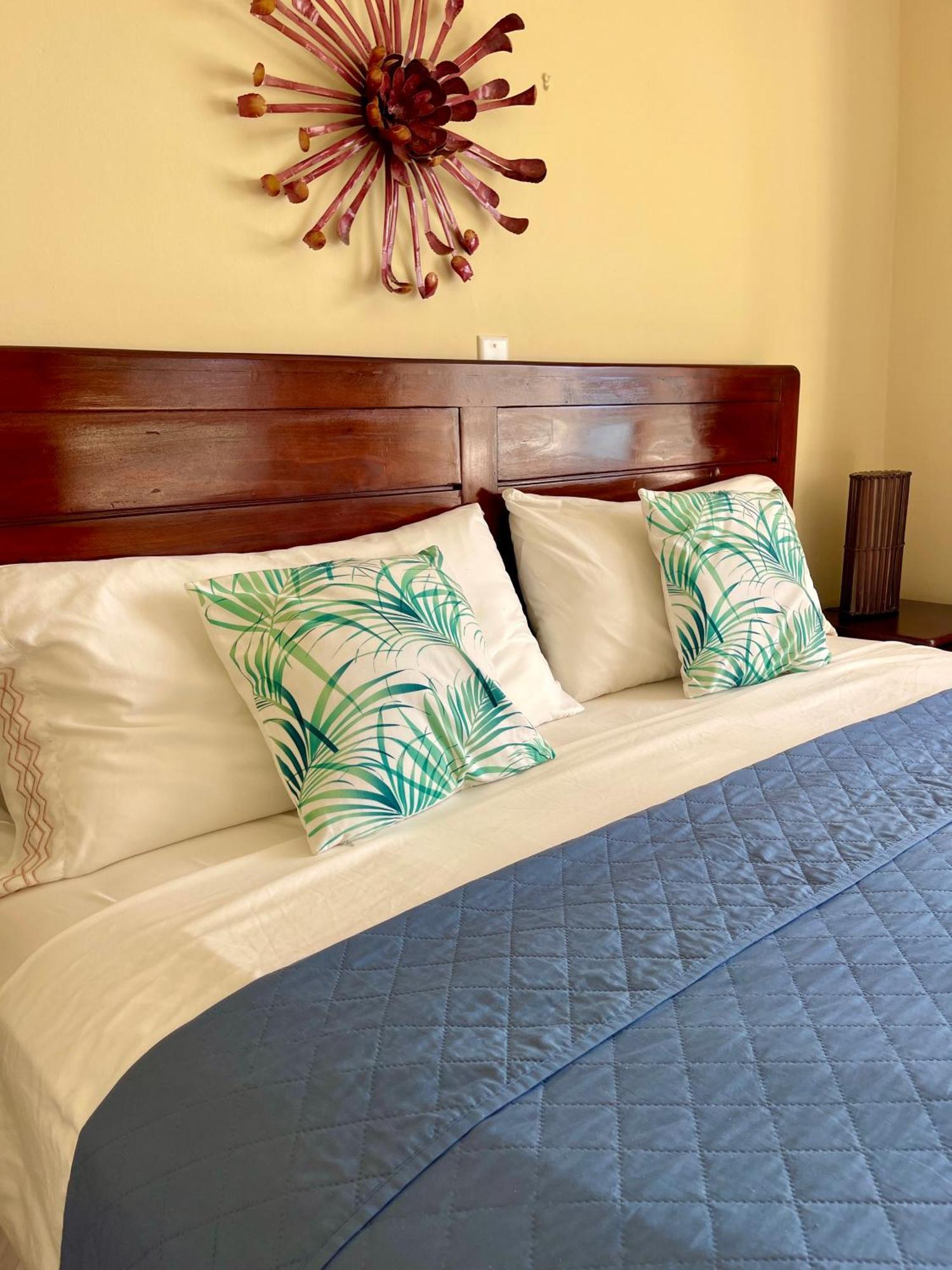 Luxury Apartments And Rooms,The Lagoons Montego Bay Dış mekan fotoğraf