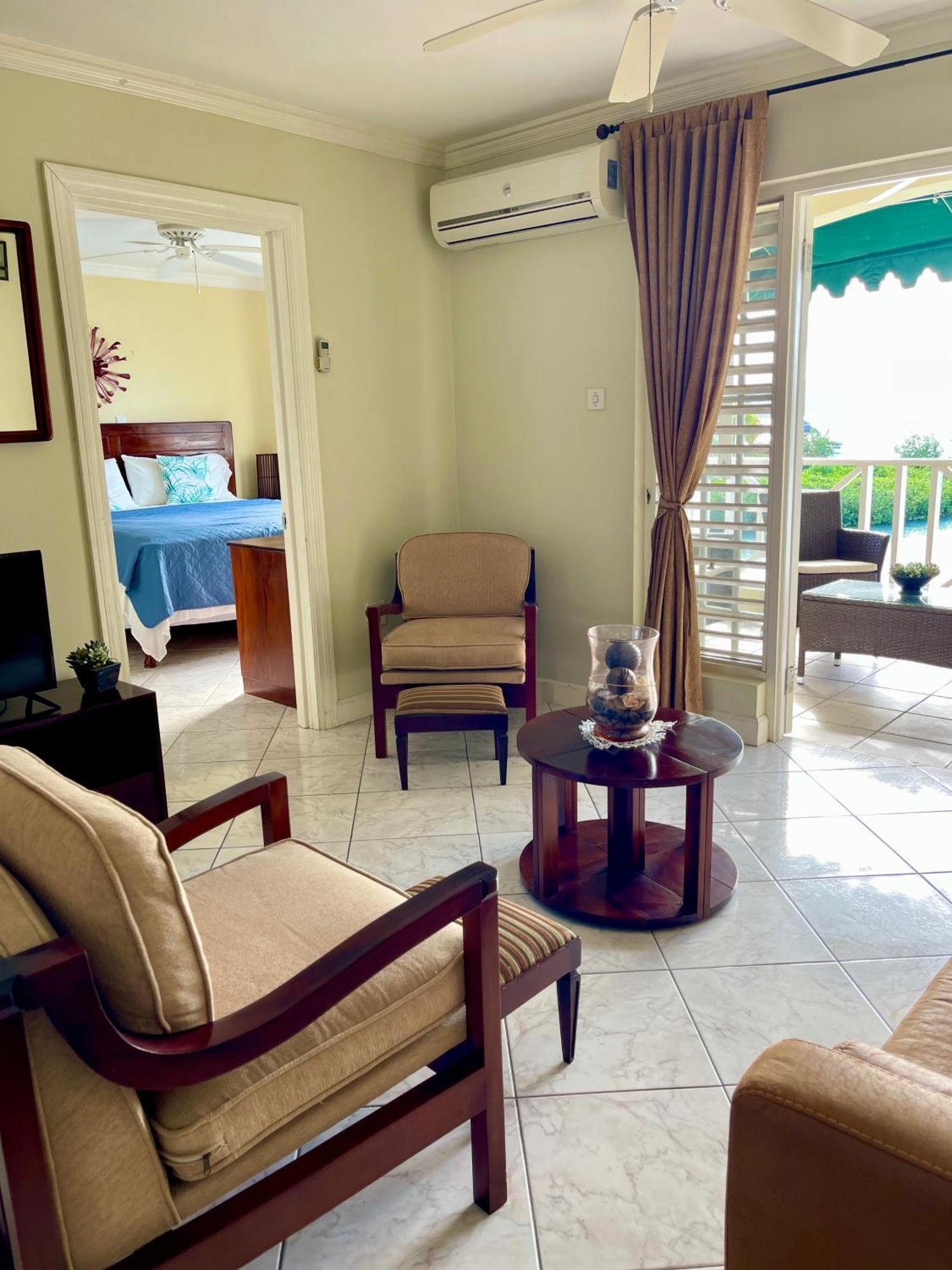 Luxury Apartments And Rooms,The Lagoons Montego Bay Dış mekan fotoğraf