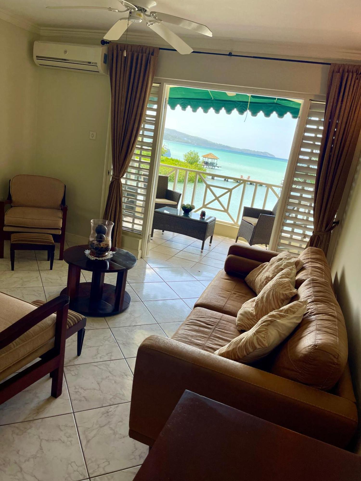 Luxury Apartments And Rooms,The Lagoons Montego Bay Dış mekan fotoğraf